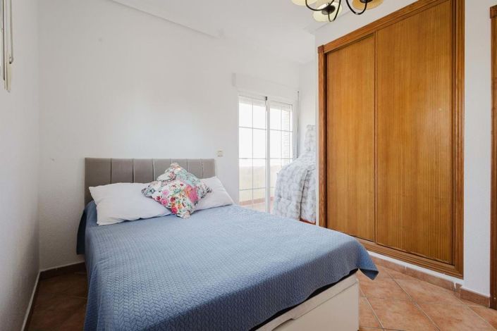 Image No.27-3 Bed Townhouse for sale