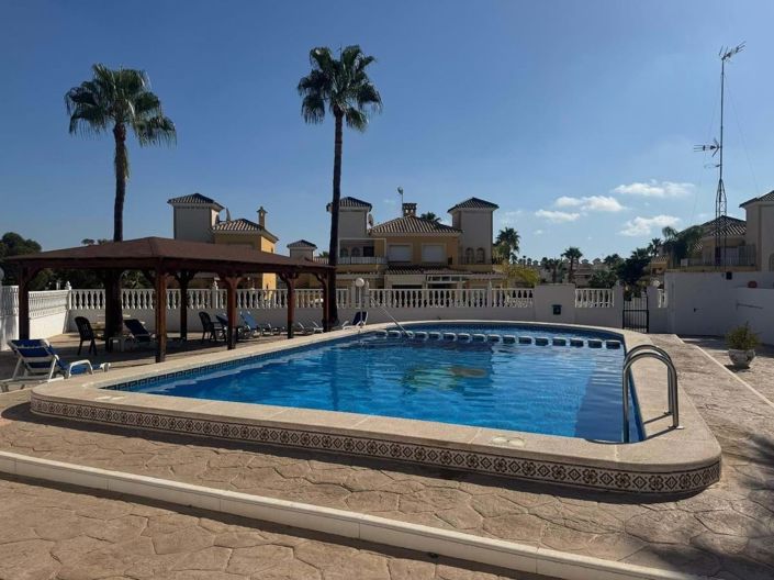 Image No.37-3 Bed Townhouse for sale