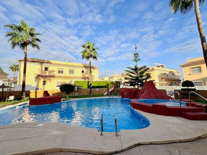 Image No.17-2 Bed Townhouse for sale