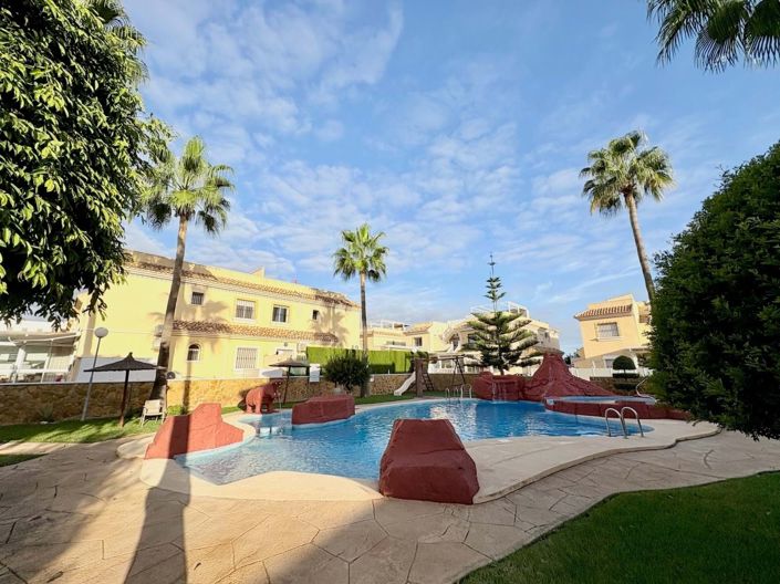 Image No.18-2 Bed Townhouse for sale