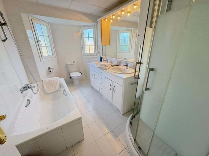 Image No.17-3 Bed Villa for sale