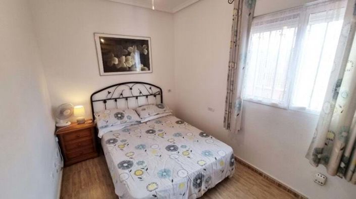 Image No.13-4 Bed Townhouse for sale