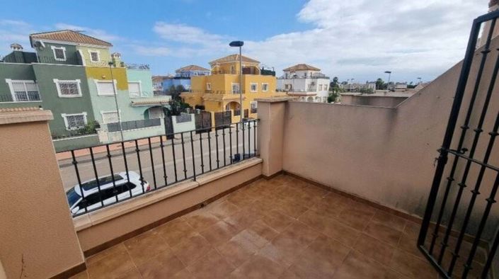 Image No.18-4 Bed Townhouse for sale