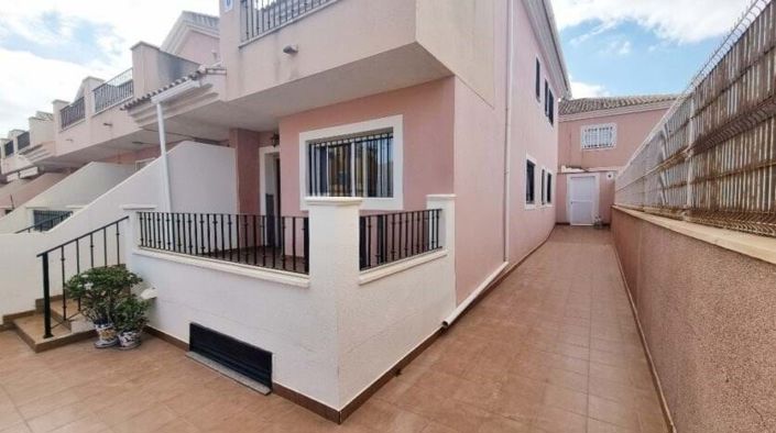 Image No.2-4 Bed Townhouse for sale