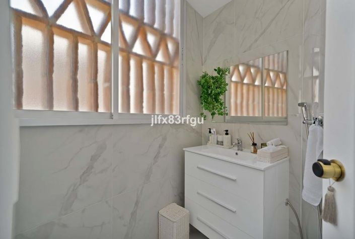 Image No.18-2 Bed Apartment for sale