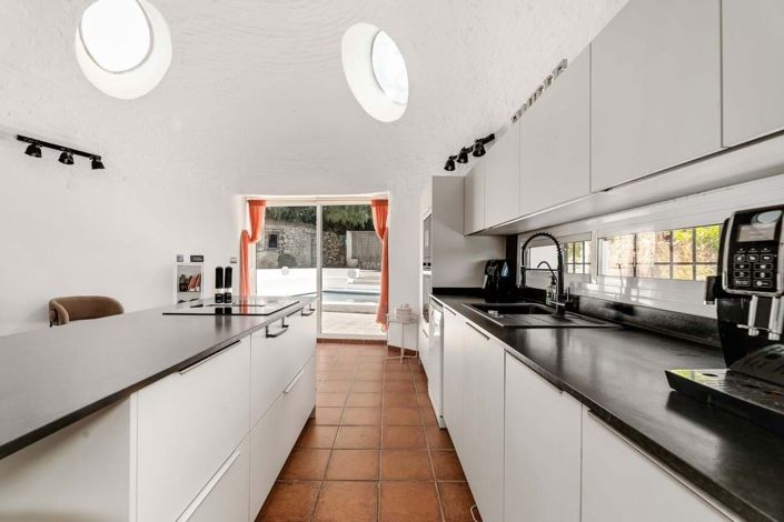 Image No.12-3 Bed Villa for sale