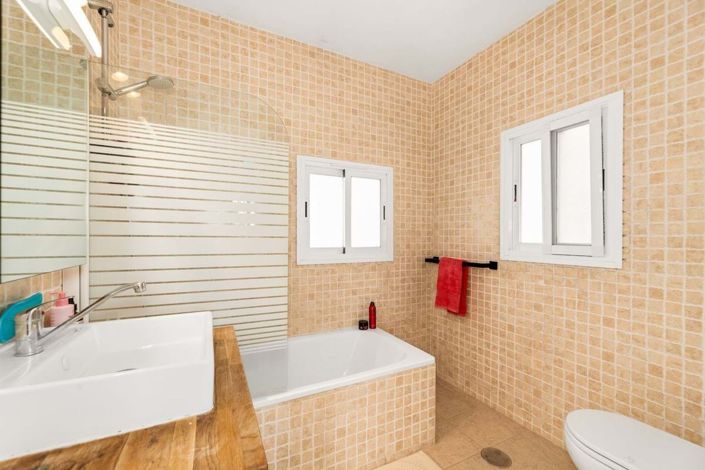 Image No.20-3 Bed Villa for sale