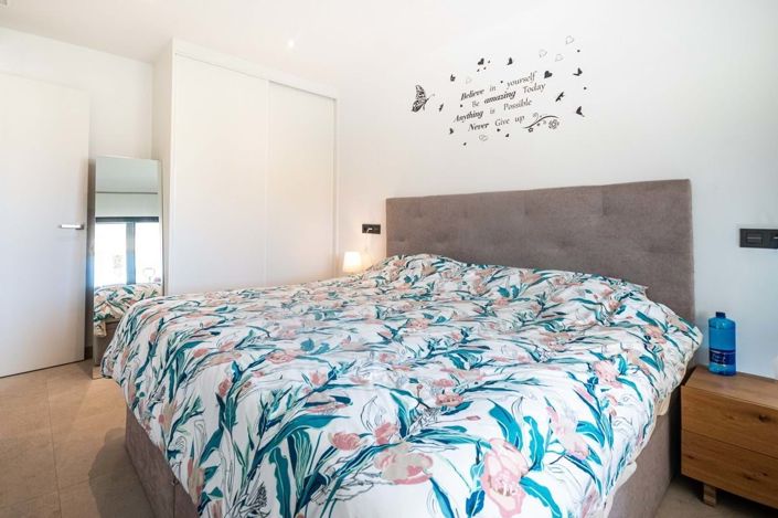 Image No.16-2 Bed Apartment for sale