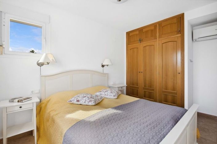 Image No.20-3 Bed Apartment for sale