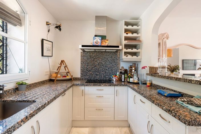 Image No.11-3 Bed Townhouse for sale