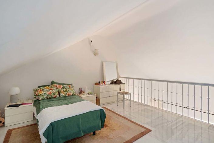 Image No.21-3 Bed Townhouse for sale