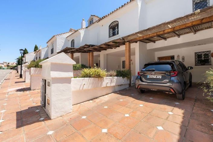 Image No.23-3 Bed Townhouse for sale