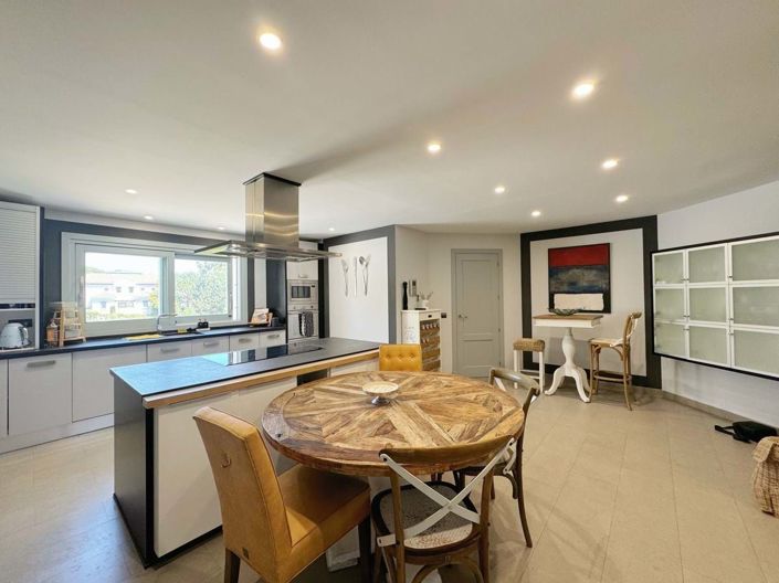 Image No.18-5 Bed Villa for sale