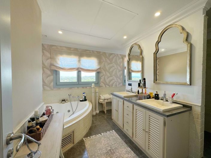 Image No.26-5 Bed Villa for sale