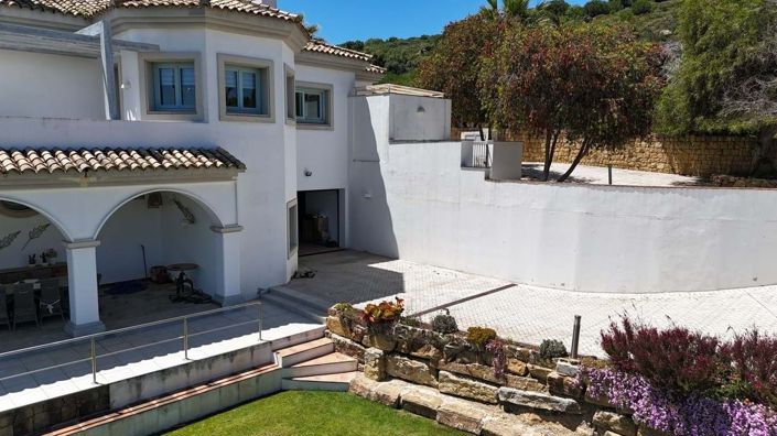 Image No.48-5 Bed Villa for sale