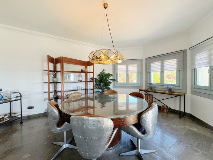 Image No.8-5 Bed Villa for sale