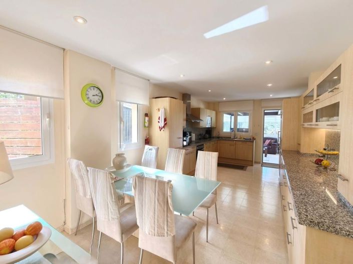 Image No.11-3 Bed Apartment for sale