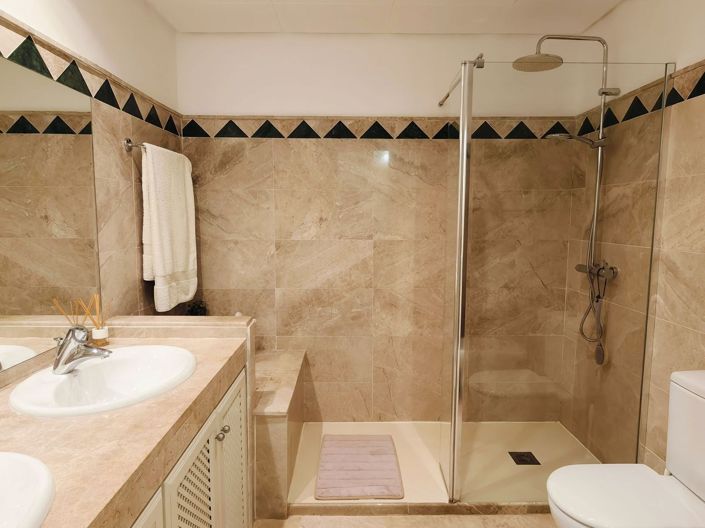 Image No.20-3 Bed Apartment for sale