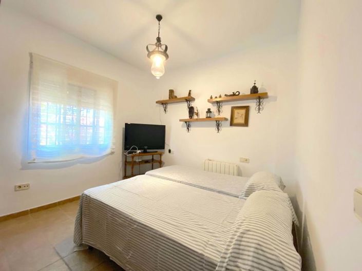 Image No.10-5 Bed Villa for sale