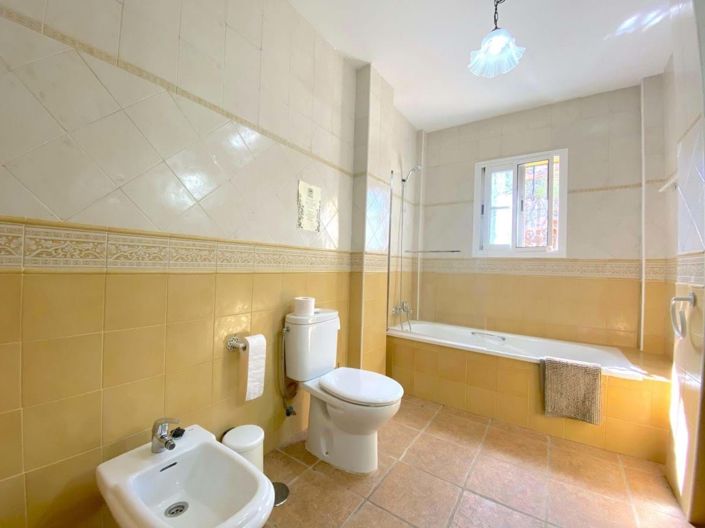 Image No.8-5 Bed Villa for sale