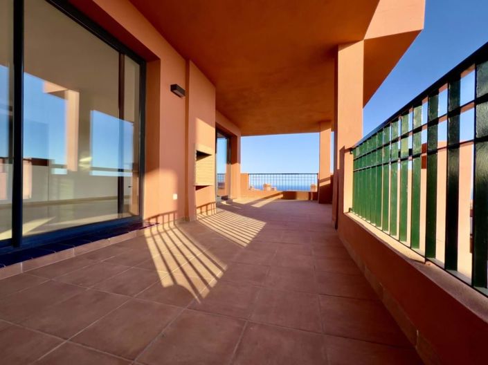 Image No.20-2 Bed Apartment for sale