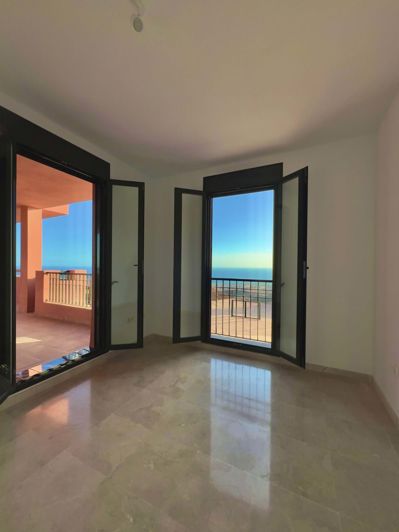 Image No.40-2 Bed Apartment for sale