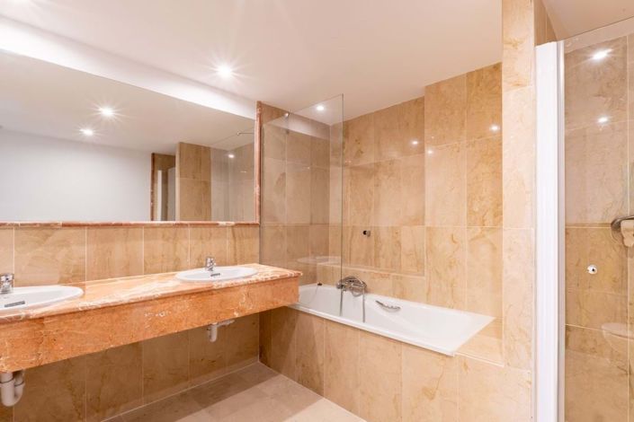 Image No.50-2 Bed Apartment for sale