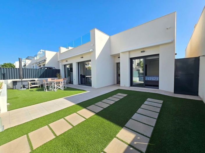 Image No.1-Villa de 3 chambres à vendre à Orihuela Costa