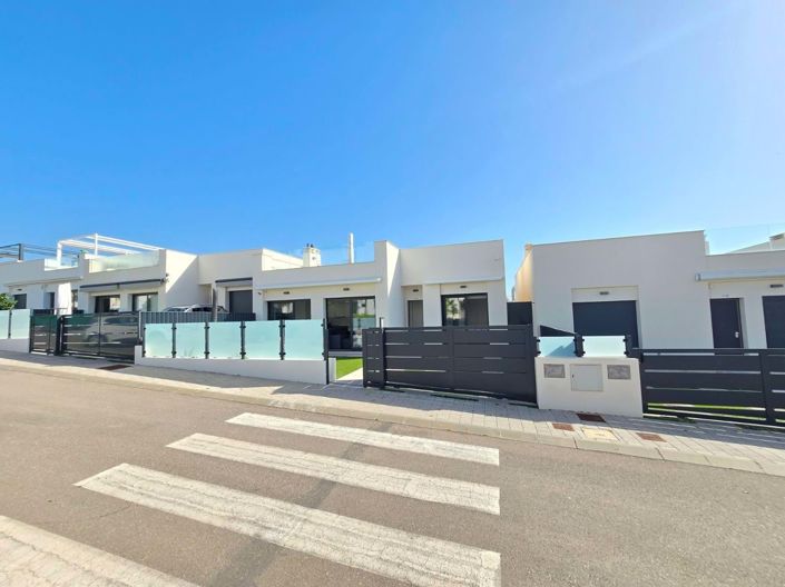 Image No.2-3 Bed Villa for sale