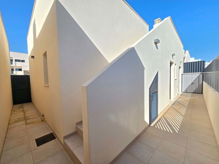 Image No.29-3 Bed Villa for sale