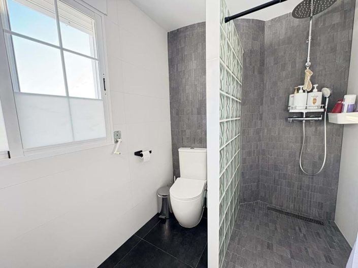 Image No.21-3 Bed Villa for sale