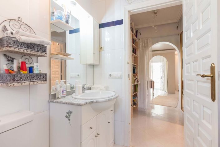 Image No.66-2 Bed Villa for sale