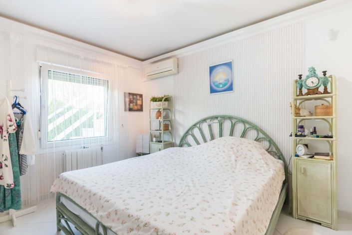 Image No.67-2 Bed Villa for sale