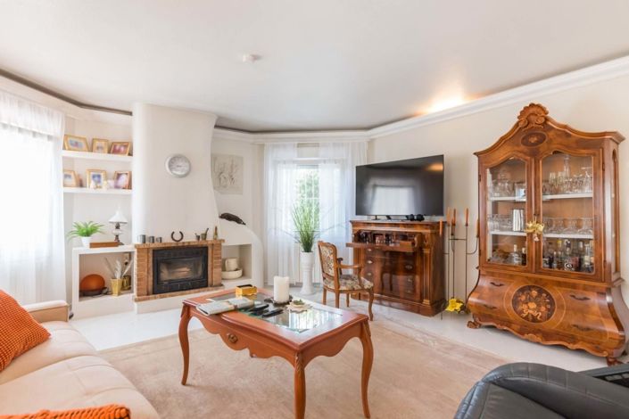 Image No.70-2 Bed Villa for sale