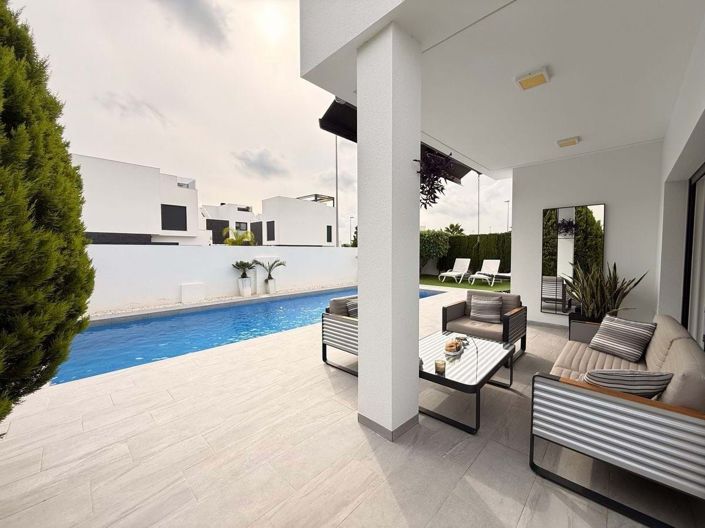 Image No.1-2 Bed Villa for sale