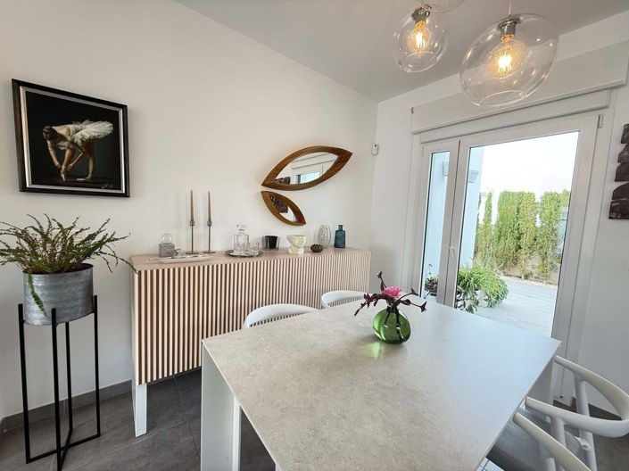 Image No.5-2 Bed Villa for sale