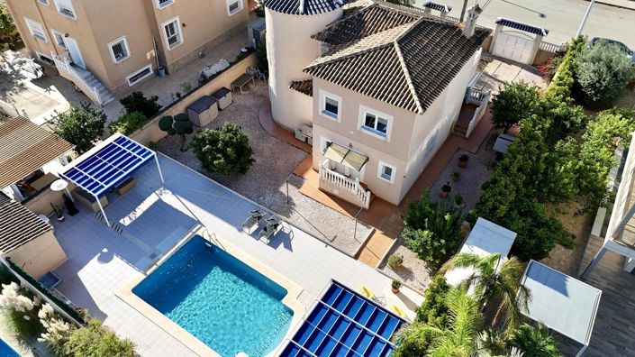 Image No.1-4 Bed Villa for sale
