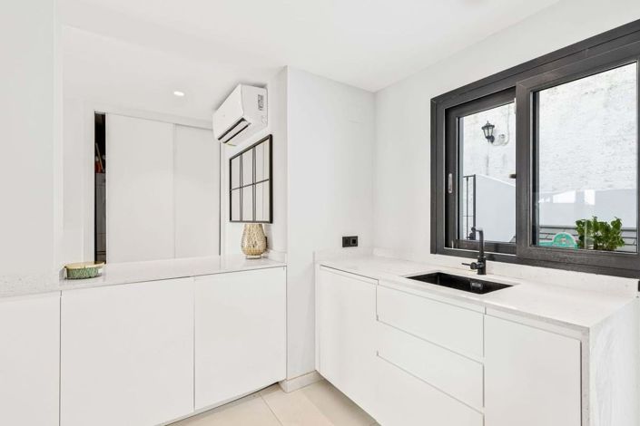 Image No.12-3 Bed Townhouse for sale