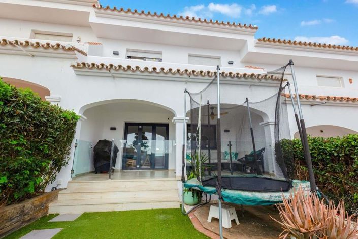 Image No.2-3 Bed Townhouse for sale