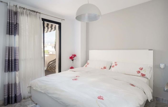 Image No.21-3 Bed Townhouse for sale