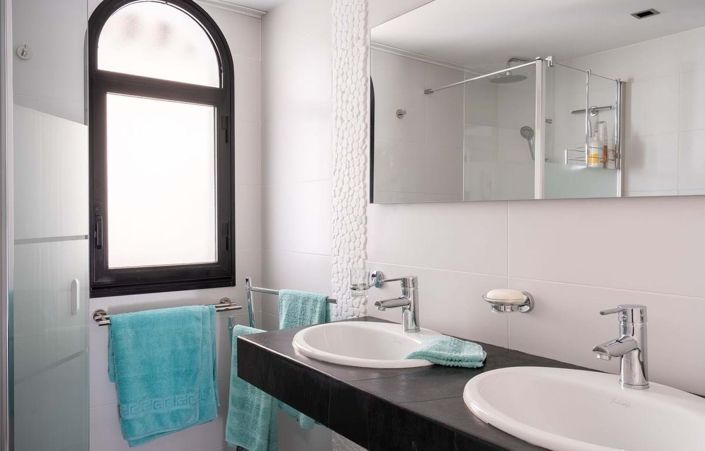 Image No.25-3 Bed Townhouse for sale