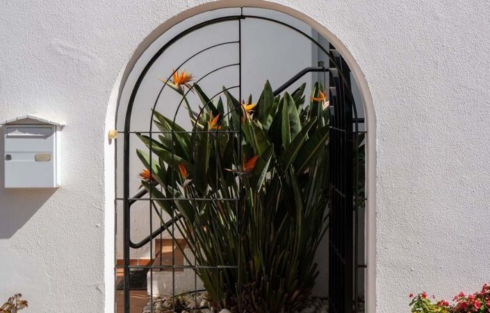 Image No.28-3 Bed Townhouse for sale