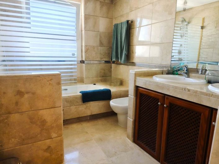 Image No.10-3 Bed Apartment for sale