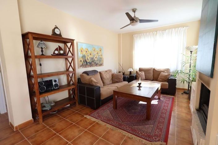 Image No.12-3 Bed Townhouse for sale