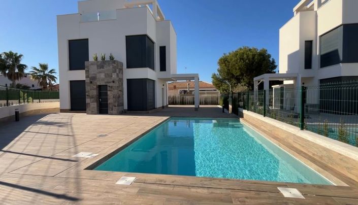 Image No.2-3 Bed Villa for sale