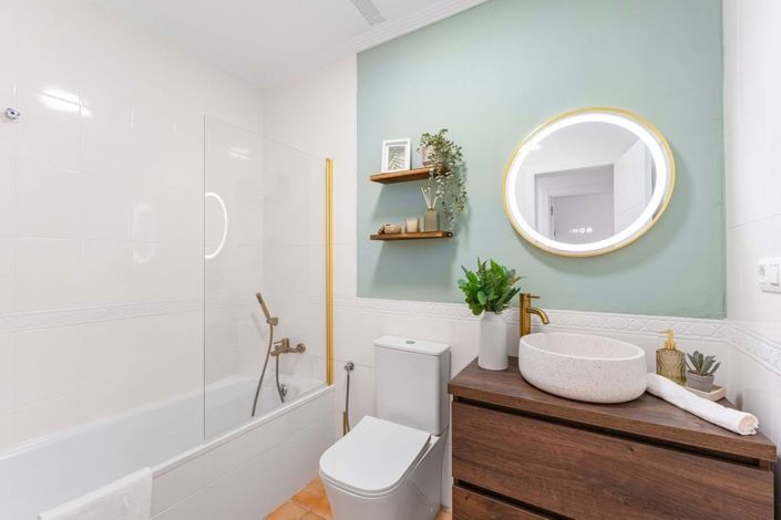 Image No.12-2 Bed Townhouse for sale