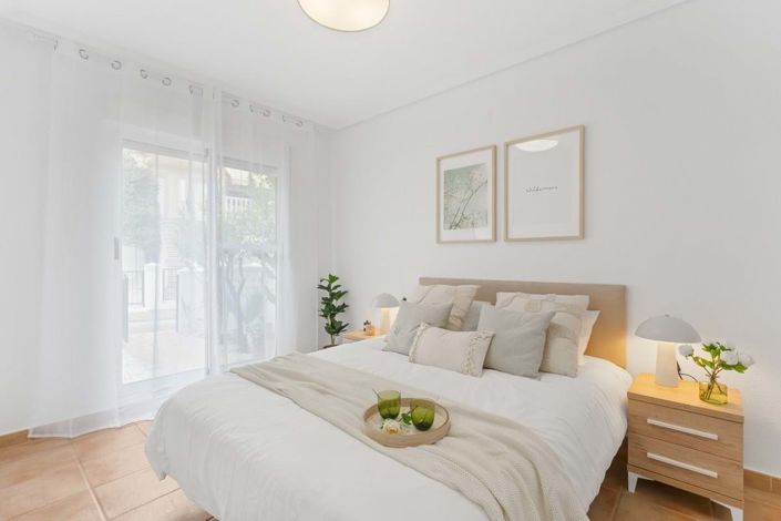 Image No.4-2 Bed Townhouse for sale