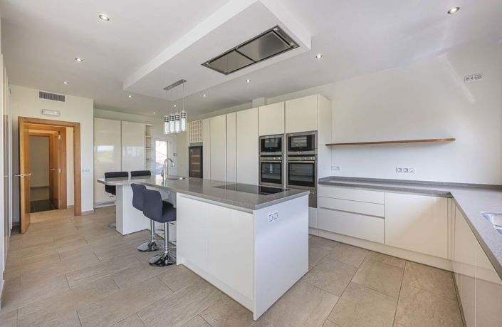 Image No.10-5 Bed Villa for sale