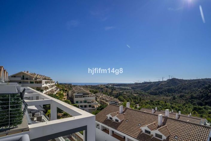 Image No.2-Penthouse de 2 chambres à vendre à Estepona