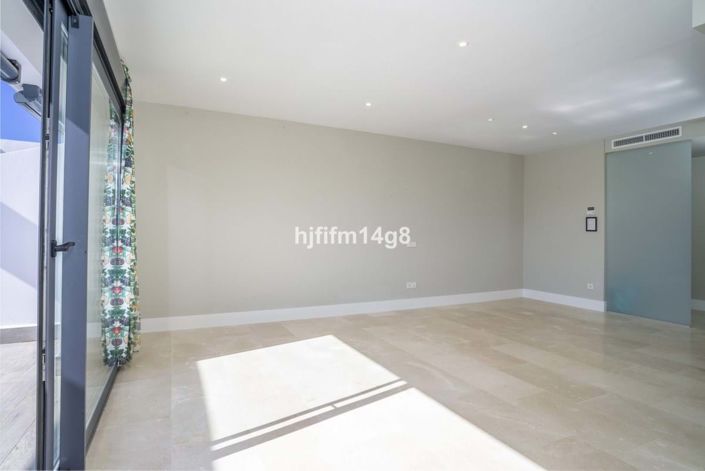 Image No.7-Penthouse de 2 chambres à vendre à Estepona